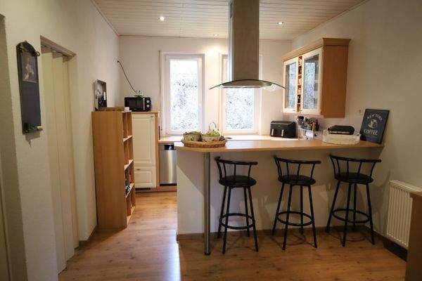 Whg. 2 - Küche mit Bar