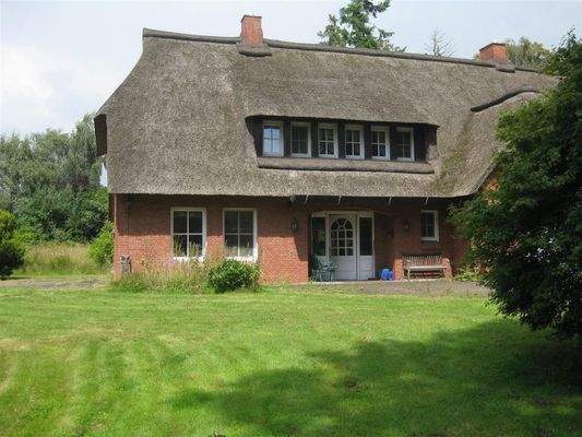 Aussenansicht, Terrasse, linker Flügel