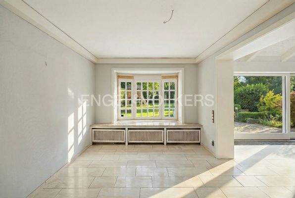 Esszimmer(KI-generiert Sommer)