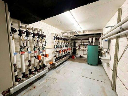 Technikraum - (KI generiert)