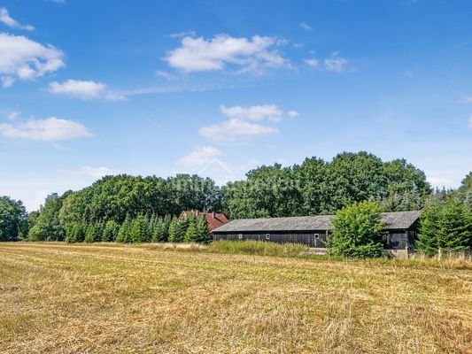 Ansicht Hühnerstall vom Acker aus