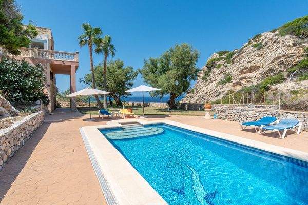 Sonniger Rückzugsort mit offenem Meerblick 