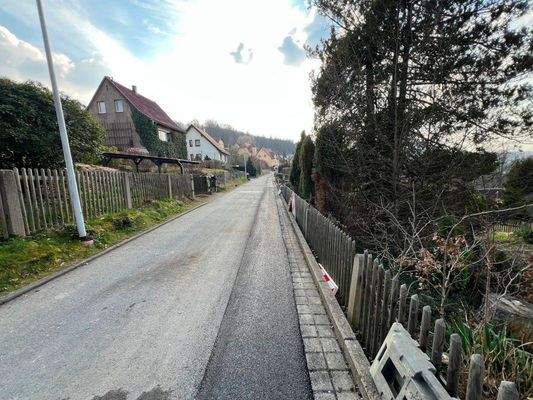 Blick in die ruhige Straße