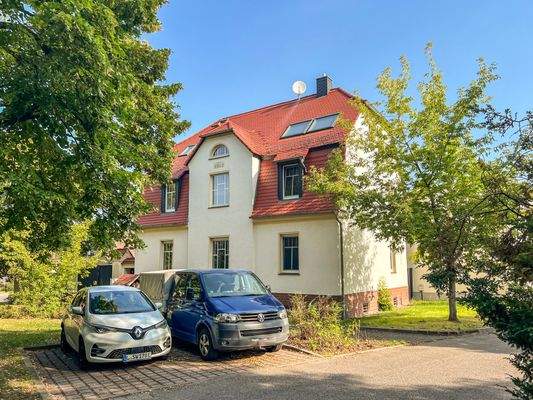 Stellplätze auch vor dem Grundstück