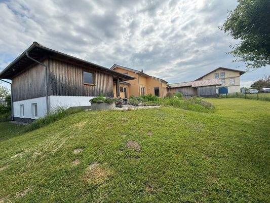 Gewerbeanbau mit Souterrain-Geschoss