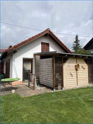 Rückseite Garage mit Schopf