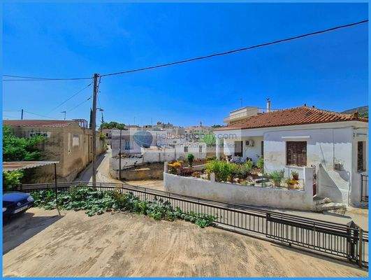 925a76d8eefc4681bca4dea7db87cc09-original