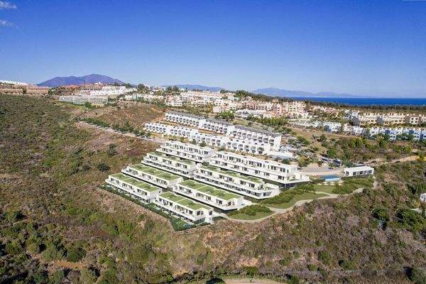 Sea View Houses in a Prime Area Near the Sea in Manilva