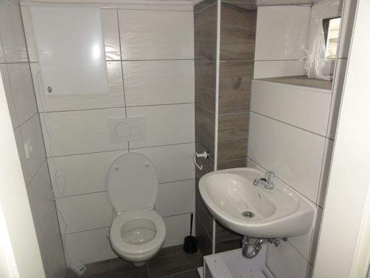 Haus KG-WC.JPG