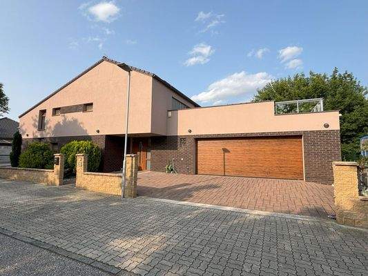 Nebenstehendes Haus_1