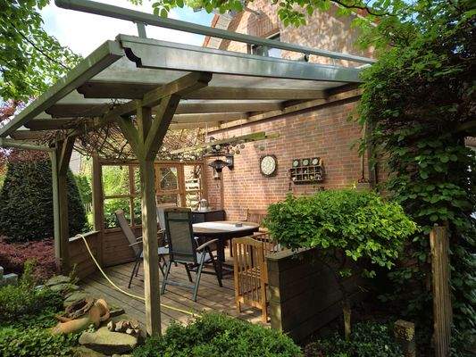 Terrassenüberdachung im Garten