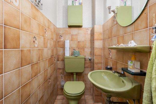 Gäste-WC im Eingangsbereich.