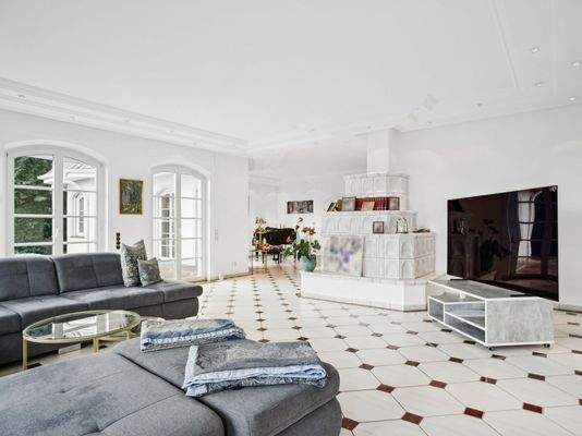 Wohnzimmer mit Kamin