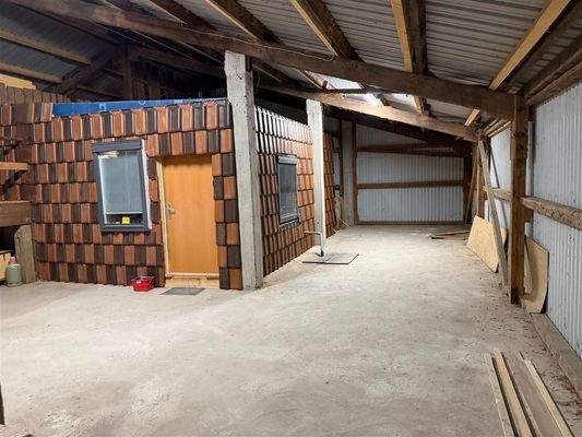 Büro und Lagerfläche