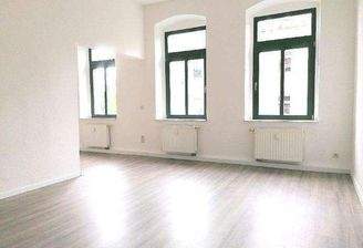 Wohnzimmer mit Laminat