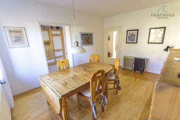 Hier haben Sie genügend Platz für Ihren Esstisch