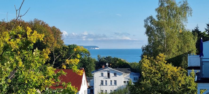 Blick von der Terrasse zum Meer