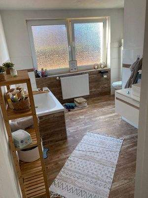 Vollbad mit Tageslicht.JPG