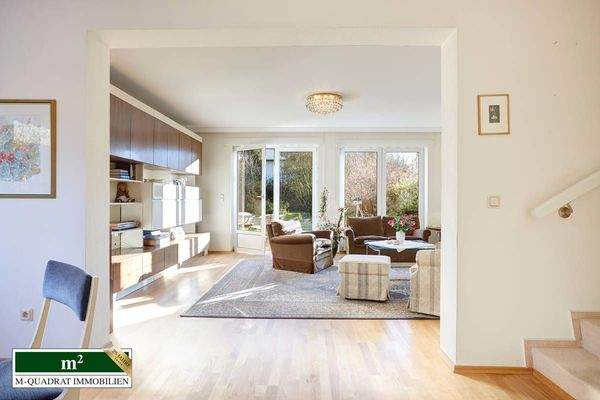 Blick vom Ess- ins  Wohnzimmer