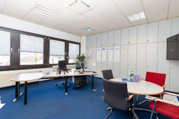 Zus. elektr. Außenjalousien nach Süden und Westen