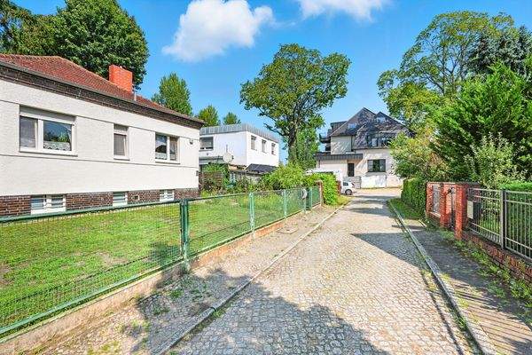 Straßenzugang ruhig und angenehm zu wohnen