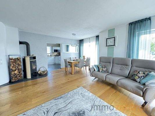 25F58F34-82D9-4F90-905E-272898634217_1_105_c