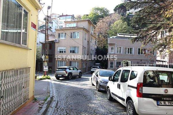 Spacious 3-Bedroom Flat Near the Bosphorus