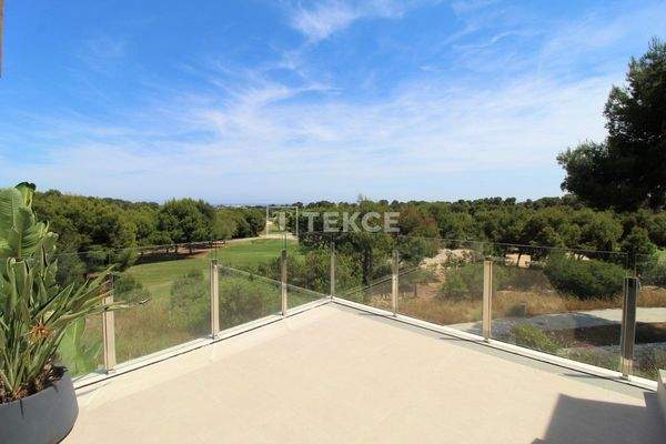 Apartments with Golf Course Views in Pilar de la Horadada