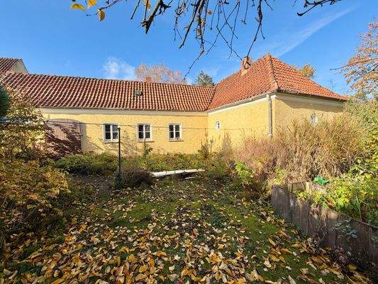 Rückseite Nebengebäude, Garten