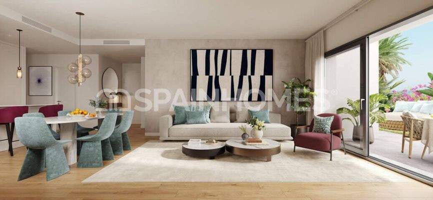 Coastal Houses with Solariums and Pool in Malaga