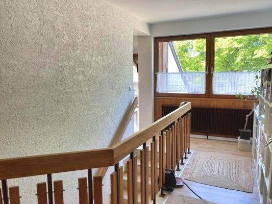 Blick ins Treppenhaus im OG