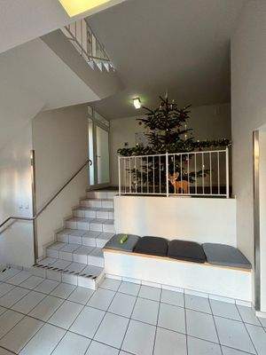 Flurbereich Eingang mit Zugang zum Personenaufzug