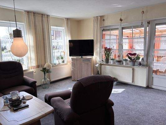 EG_Wohnzimmer mit Zugang zum Wintergarten