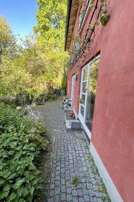 Schöner eingewachsener Garten