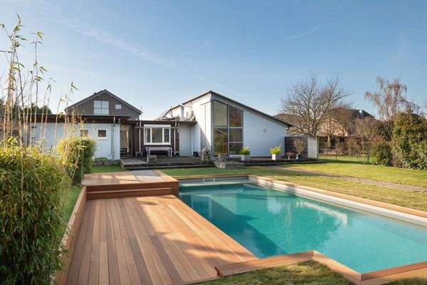 Rückansicht KI generiert