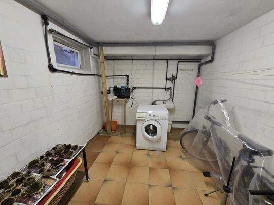 Hauswirtschaftsraum KG