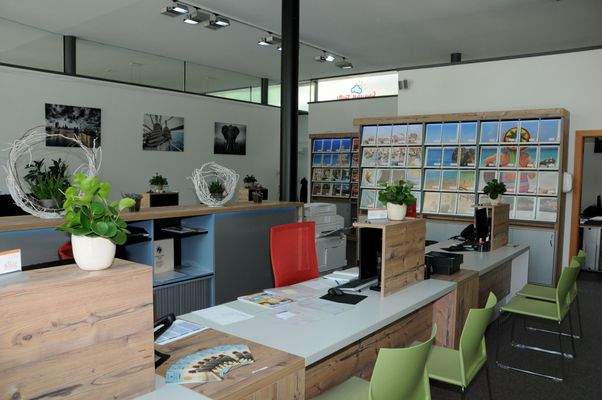 2018 Reisecenter R+Âsslepark B++ro -®wolfgangeffe