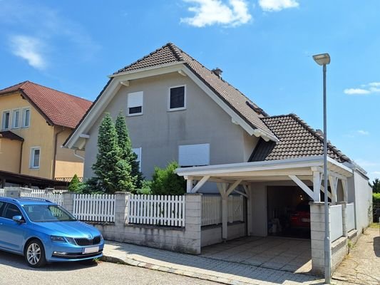 Wohnhaus v.d. Straße (4)