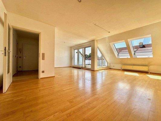 Großzügiges Wohnzimmer