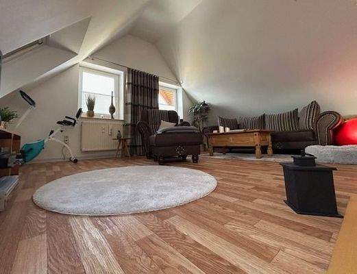 Wohnzimmer im Dachgiebel