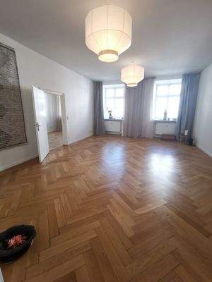 Großer Besprechungsraum