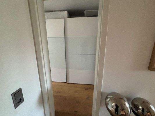 Eingang Zi. z.Z. Ankleide