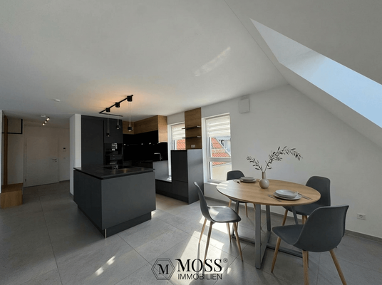 Küche mit Essbereich Beispielbild