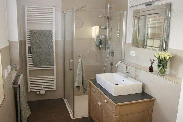 großzügiges Duschbad im EG