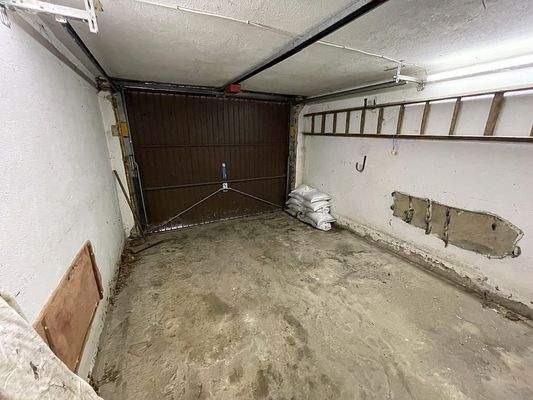 Garagenstellplatz im Haus