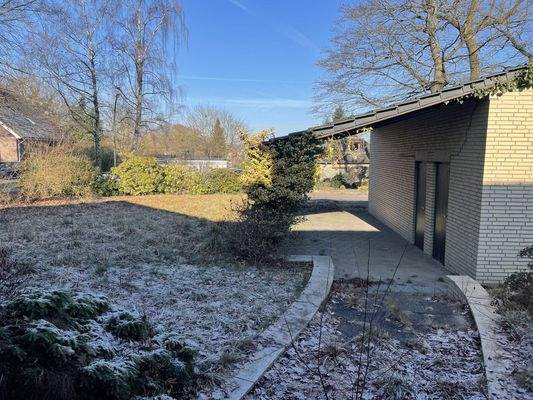 Blick von der Haustür zur Straße