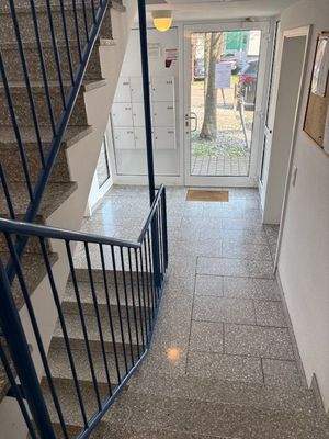 moderne Briefkasten- und Klingelanlage