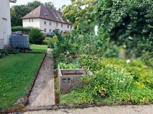 Zur Straße hin,.jpg