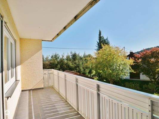 Überdachter Südbalkon