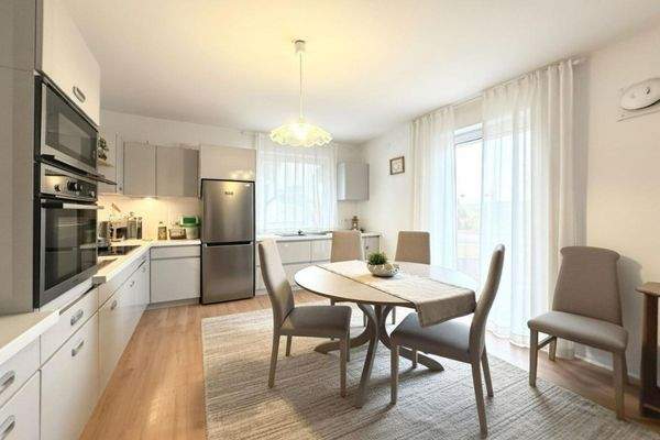 1.OG Küche digital modernisiert